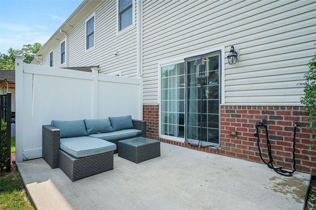 2890 E May Street, Castle Shannon, PA 15234