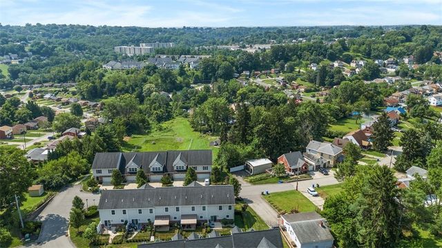 2890 E May Street, Castle Shannon, PA 15234