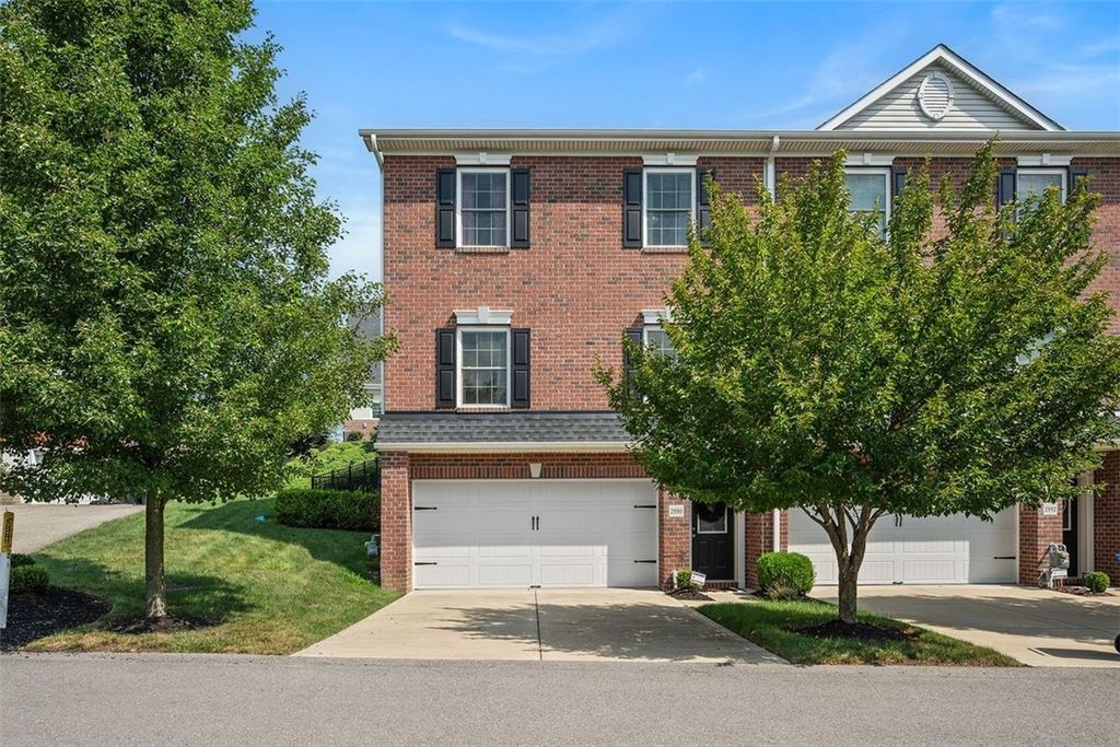 2890 E May Street, Castle Shannon, PA 15234