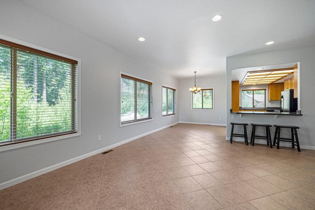 27023 Dugout Lane, Klamath Falls, OR 97601