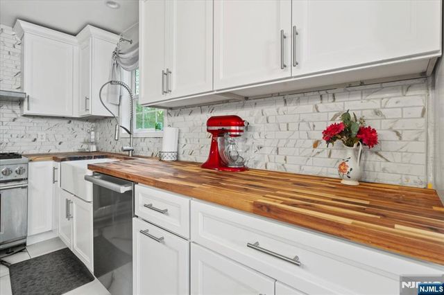 22 Cherbourg Drive, West Milford, NJ 07480