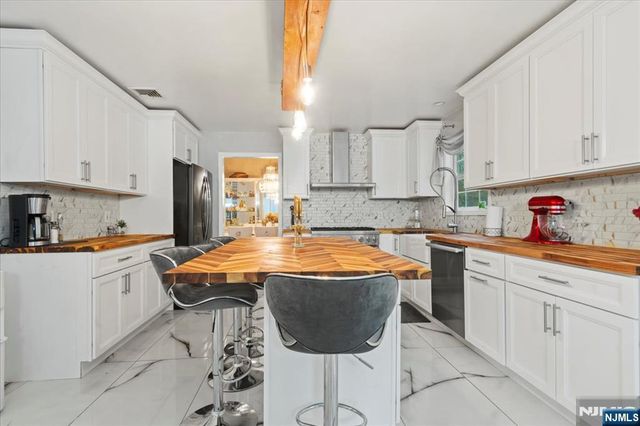 22 Cherbourg Drive, West Milford, NJ 07480