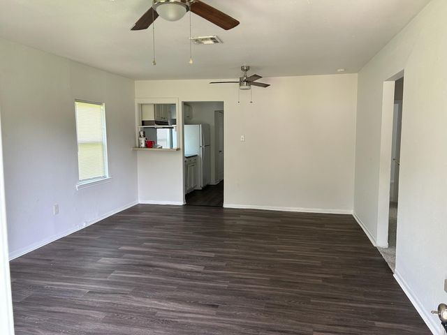 1204 10th Avenue N, Texas City, TX 77590