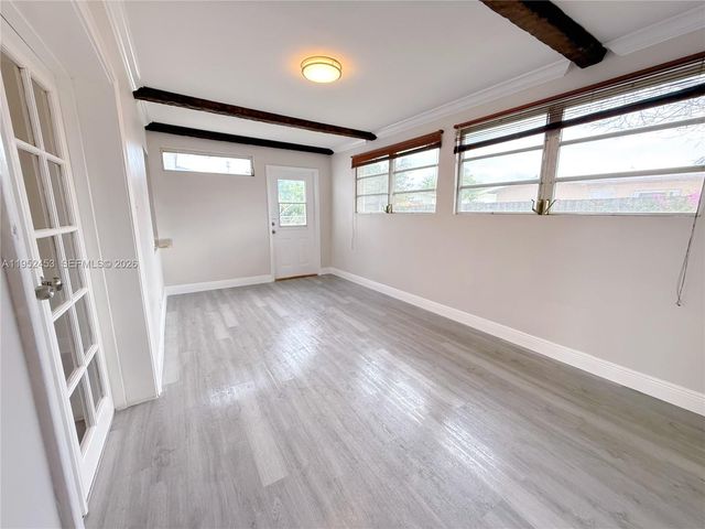 6360 SW 9th Pl, North Lauderdale, FL 33068