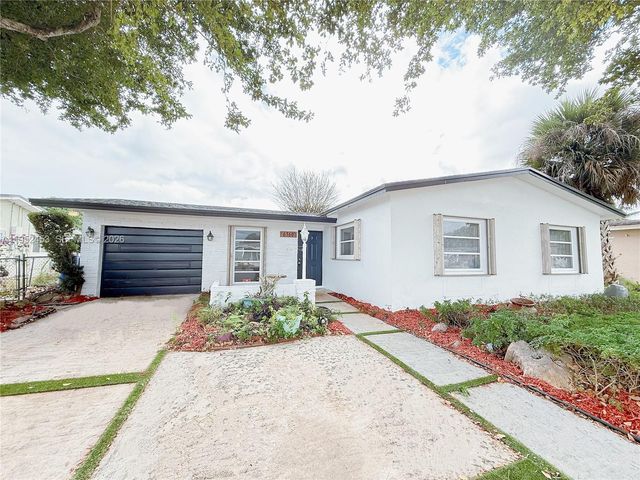 6360 SW 9th Pl, North Lauderdale, FL 33068