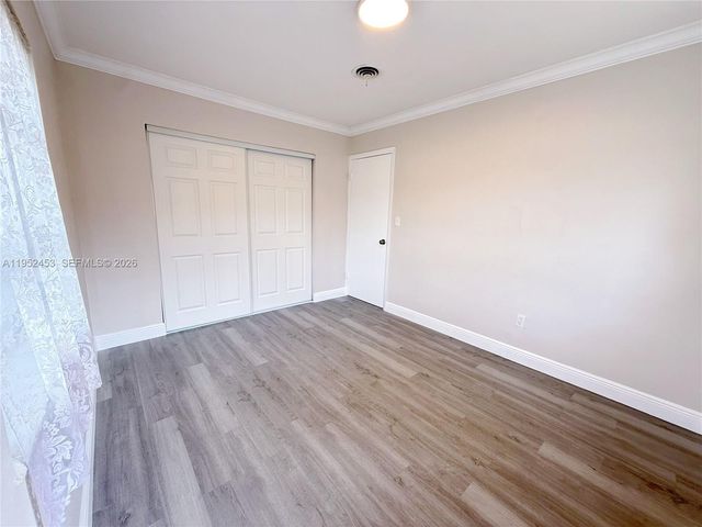 6360 SW 9th Pl, North Lauderdale, FL 33068