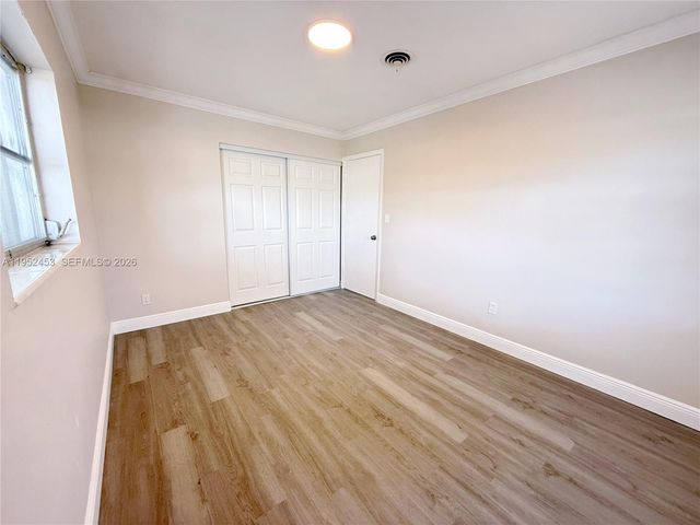 6360 SW 9th Pl, North Lauderdale, FL 33068