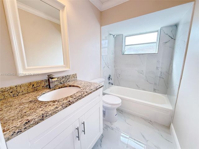 6360 SW 9th Pl, North Lauderdale, FL 33068