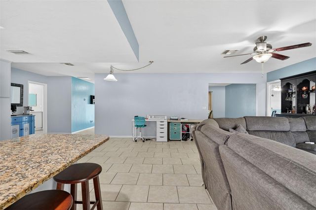 1305 SE 37TH TERRACE, Cape Coral, FL 33904