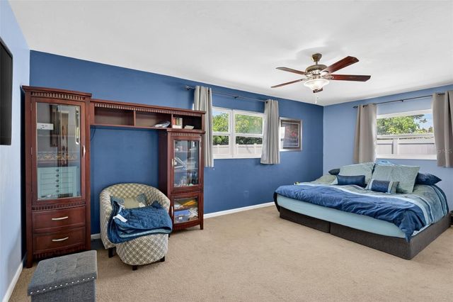 1305 SE 37TH TERRACE, Cape Coral, FL 33904