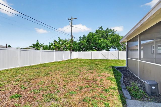 1305 SE 37TH TERRACE, Cape Coral, FL 33904