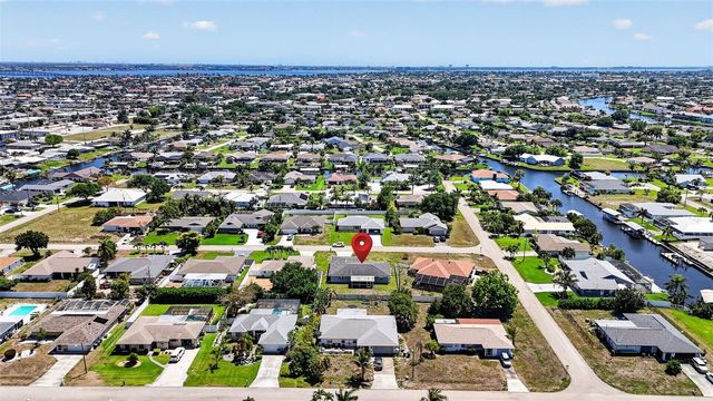 1305 SE 37TH TERRACE, Cape Coral, FL 33904