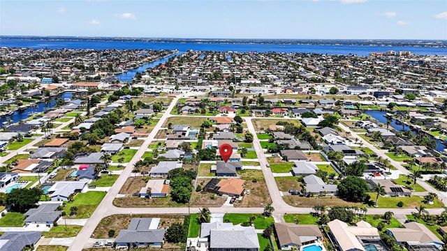 1305 SE 37TH TERRACE, Cape Coral, FL 33904