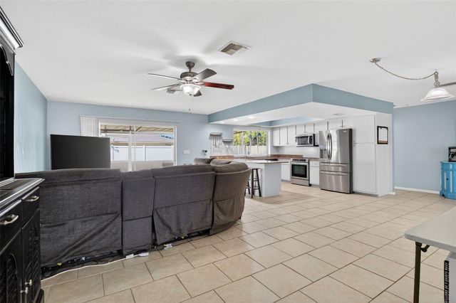 1305 SE 37TH TERRACE, Cape Coral, FL 33904