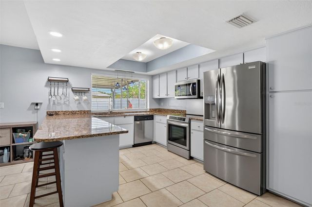 1305 SE 37TH TERRACE, Cape Coral, FL 33904