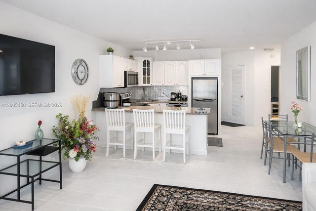 1936 S Ocean Dr 4D, Hallandale Beach, FL 33009