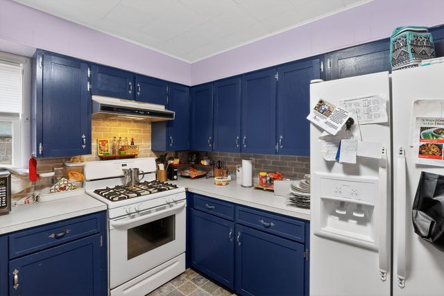 1006 Hester Avenue, Centralia, IL 62801