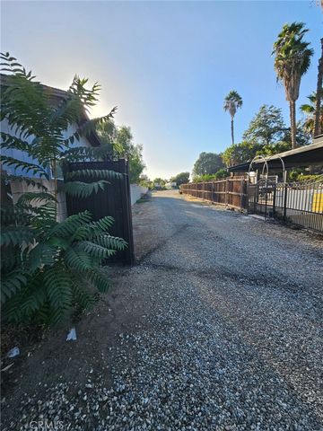 11046 Kadota, Pomona, CA 91766