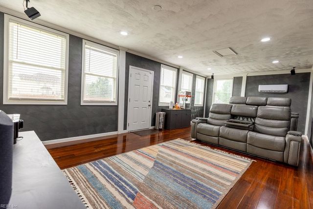 2308 Angler LN, Chesapeake, VA 23323