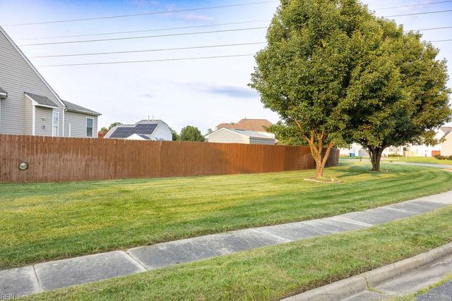 2308 Angler LN, Chesapeake, VA 23323