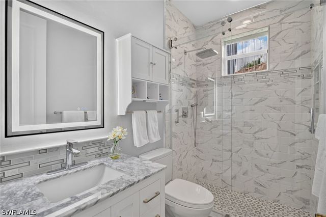 6062 Divot CT, Naples, FL 34113