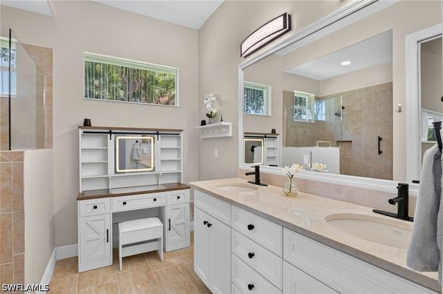 6062 Divot CT, Naples, FL 34113