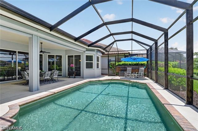 6062 Divot CT, Naples, FL 34113