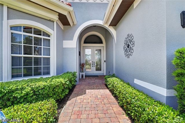 6062 Divot CT, Naples, FL 34113