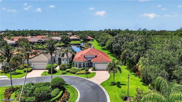 6062 Divot CT, Naples, FL 34113