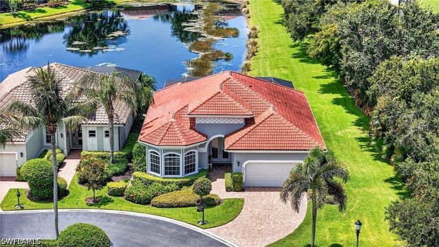 6062 Divot CT, Naples, FL 34113