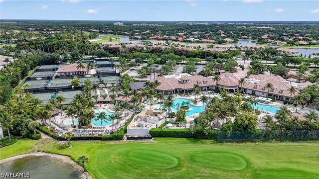 6062 Divot CT, Naples, FL 34113