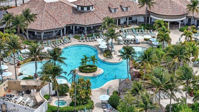 6062 Divot CT, Naples, FL 34113