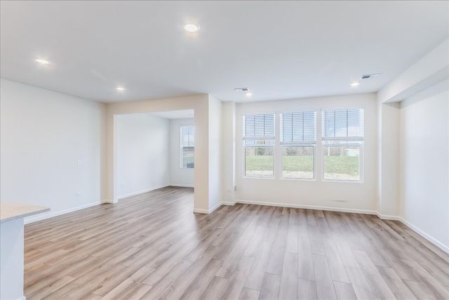 616 Switchgrass Lane 61005, Bolingbrook, IL 60490