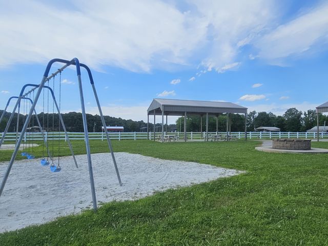 328 Duck Blind Rd, Clifton, TN 38425