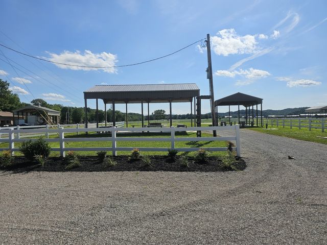 328 Duck Blind Rd, Clifton, TN 38425