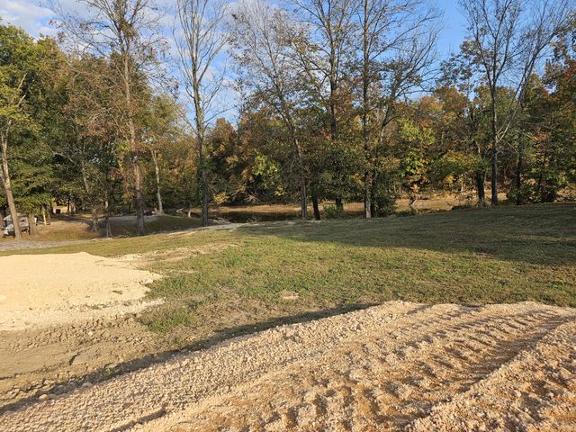 328 Duck Blind Rd, Clifton, TN 38425