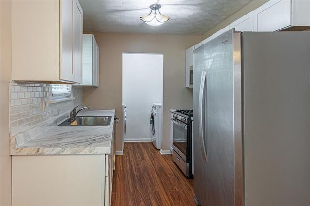 2040 Wendover Drive, Snellville, GA 30078