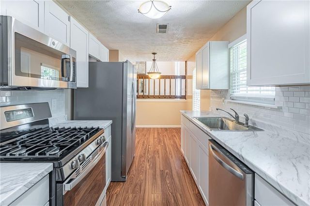 2040 Wendover Drive, Snellville, GA 30078