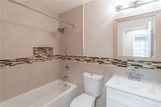 2040 Wendover Drive, Snellville, GA 30078