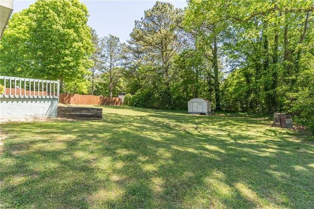 2040 Wendover Drive, Snellville, GA 30078