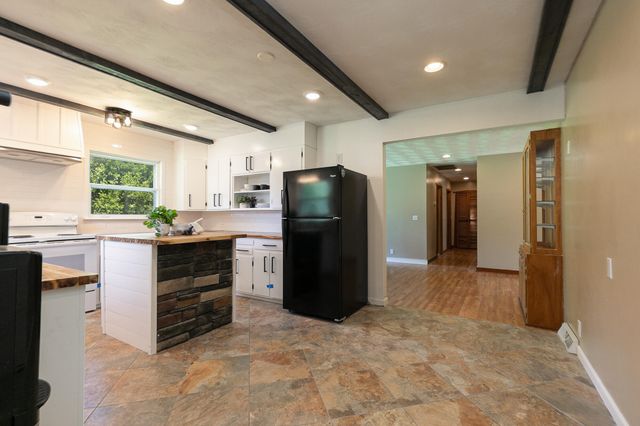 2225 North Plainview Avenue, Springfield, MO 65803