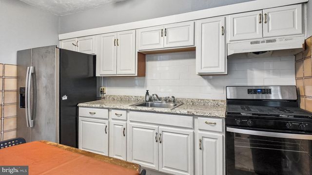 5825 NORFOLK ST, Philadelphia, PA 19143