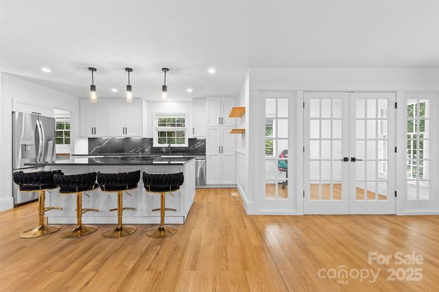 4500 Dawnwood Drive, Charlotte, NC 28212