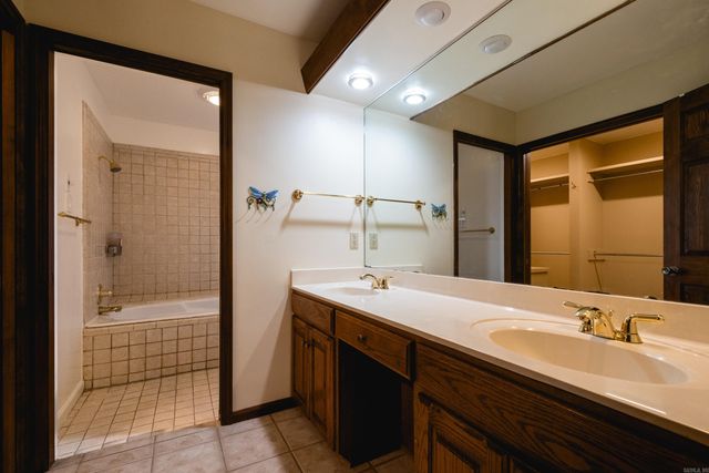 91 Pebble Beach Drive, Little Rock, AR 72212