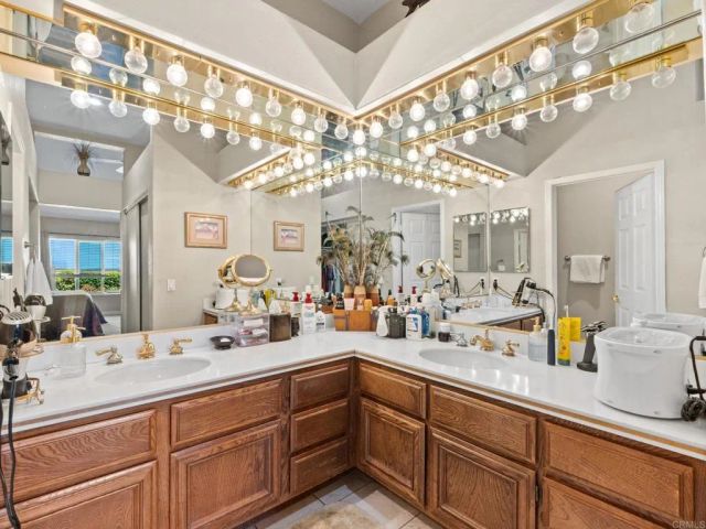 4564 Cordoba Way, Oceanside, CA 92056