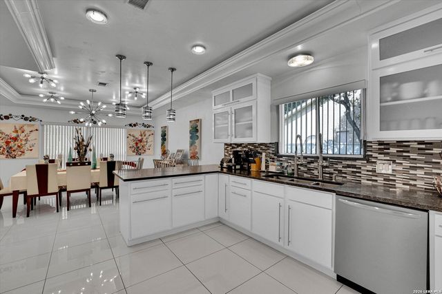 109 CHATTINGTON CT, Castle Hills, TX 78213