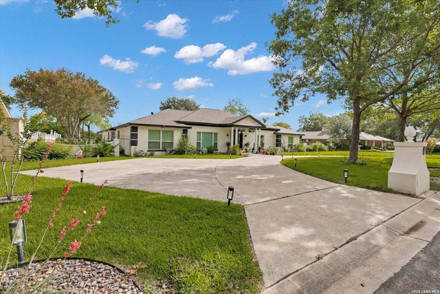 109 CHATTINGTON CT, Castle Hills, TX 78213