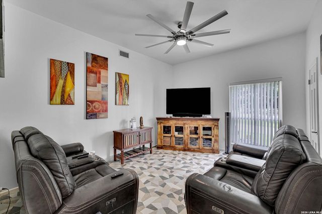 109 CHATTINGTON CT, Castle Hills, TX 78213