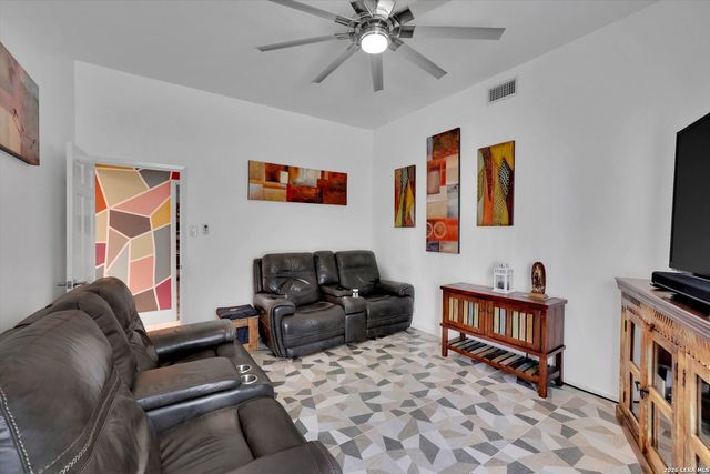 109 CHATTINGTON CT, Castle Hills, TX 78213