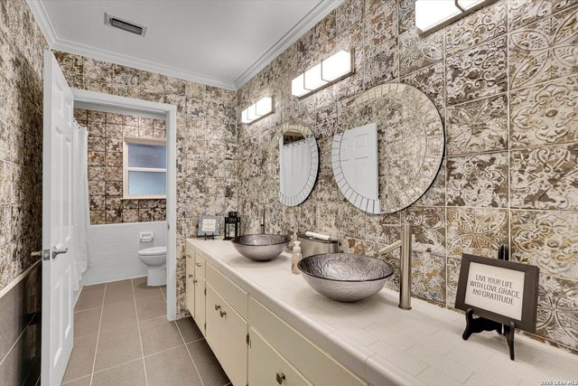 109 CHATTINGTON CT, Castle Hills, TX 78213